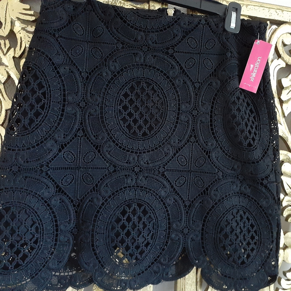 Xhiliration mini lace skirt